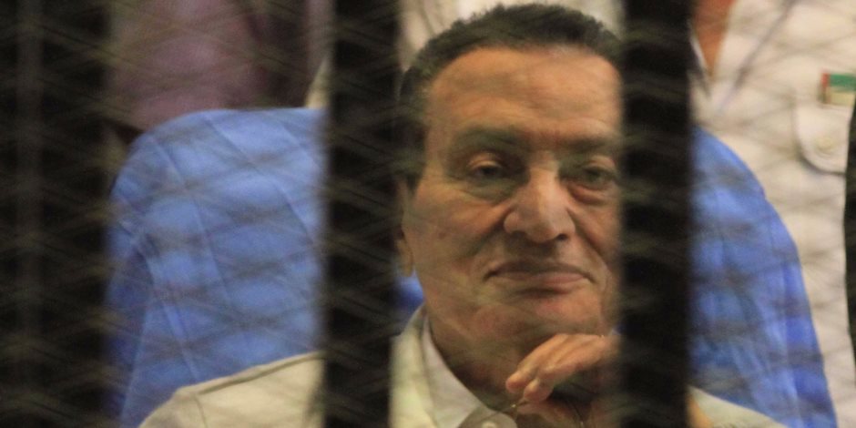مهاويس مبارك يطالبون بتكريمه ورد اعتباره.. آخرهم حلمي بكر