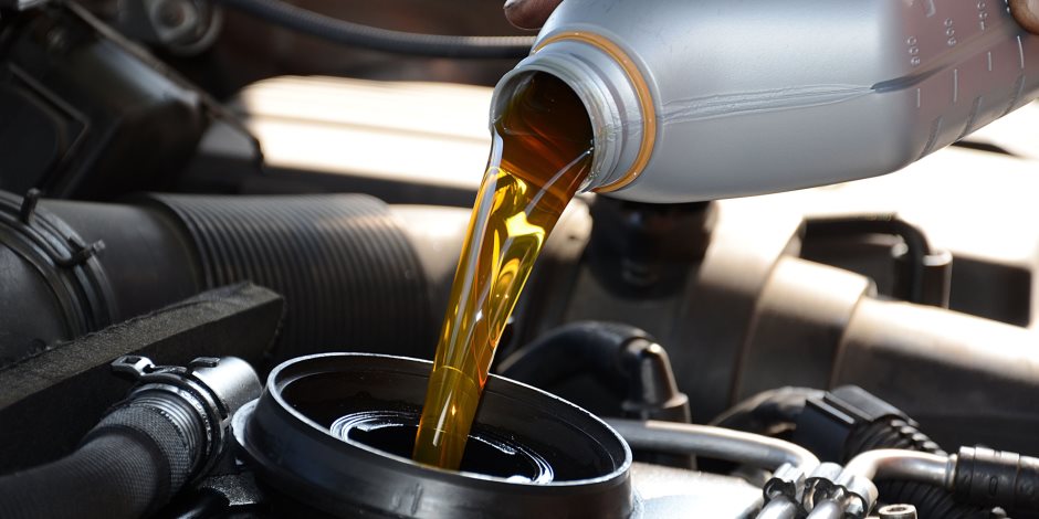 ماذا تعرف عن عمر زيت المحرك للسيارة ؟ ماذا تعرف عن عمر زيت المحرك للسيارة ؟
