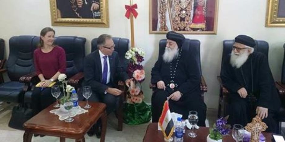 سفير أستراليا بالقاهرة يزور مطرانية أسوان سفير أستراليا بالقاهرة يزور مطرانية أسوان