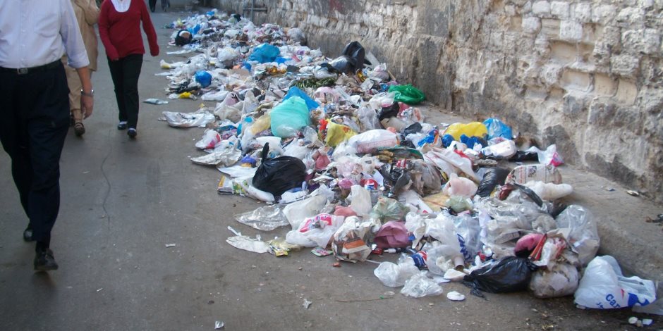 رئيس حي مصر الجديدة :إنشاء «كشكين» لشراء القمامة من المواطنين بجسر السويس وألماظة 