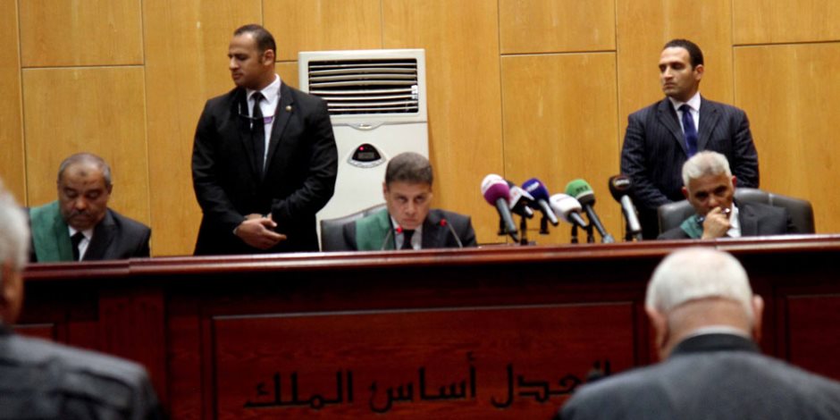إعادة محاكمة مرسى و23 آخرين في «التخابر مع حماس».. 10 مايو