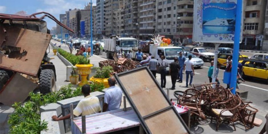حى وسط القاهرة يزيل 3 أكشاك مخالفة بجوار مصلحة الدمغة والموازين بالجمالية