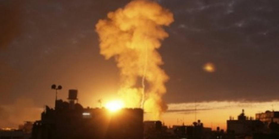 الطيران الإسرائيلي يقصف عدة مواقع للفصائل الفلسطينية في قطاع غزة