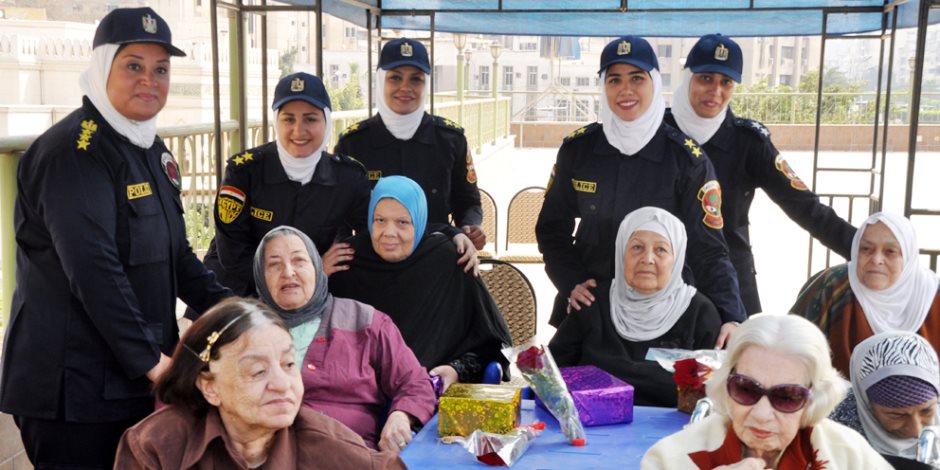 بمناسبة عيد الأم ويوم المرأة.. «إحنا ولادكم» تزور دور رعاية المسنات (فيديو)