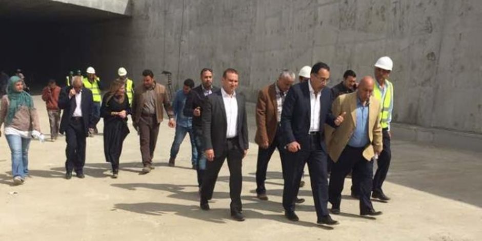 وزير الإسكان يتفقد التشطيبات النهائية لنفق شارع التسعين بالقاهرة الجديدة