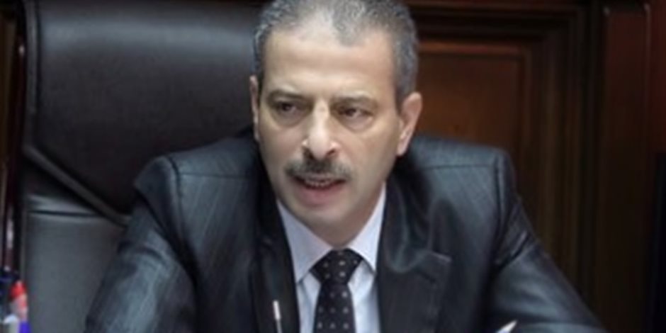 وزارة الكهرباء على أسلاك عارية بسبب قرارات جابر الدسوقي