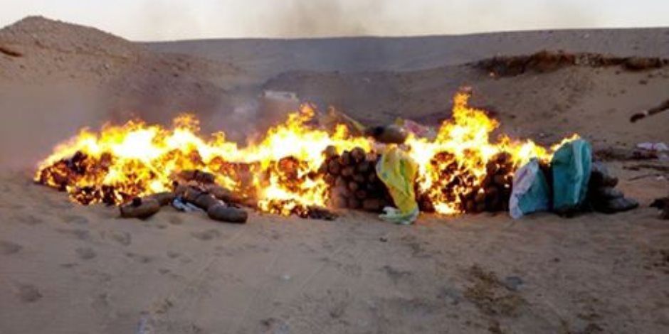 الجيش الثالث يقبض على 7 إرهابيين وسط سيناء (صور) الجيش الثالث يقبض على 7 إرهابيين وسط سيناء (صور)