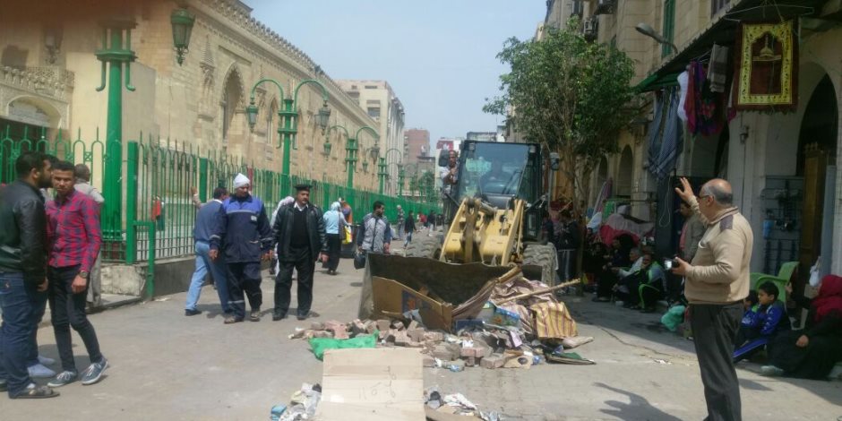  حملات نظافة صباحية ومسائية بعدد من شوارع حي العجوزة