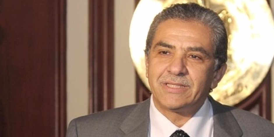 وزير البيئة يغادر القاهرة متجها إلى ألمانيا