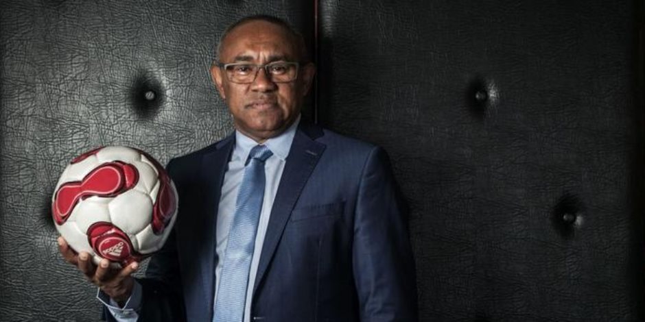القبض على رئيس الاتحاد الإفريقي لكرة القدم في فرنسا لاستجوابه