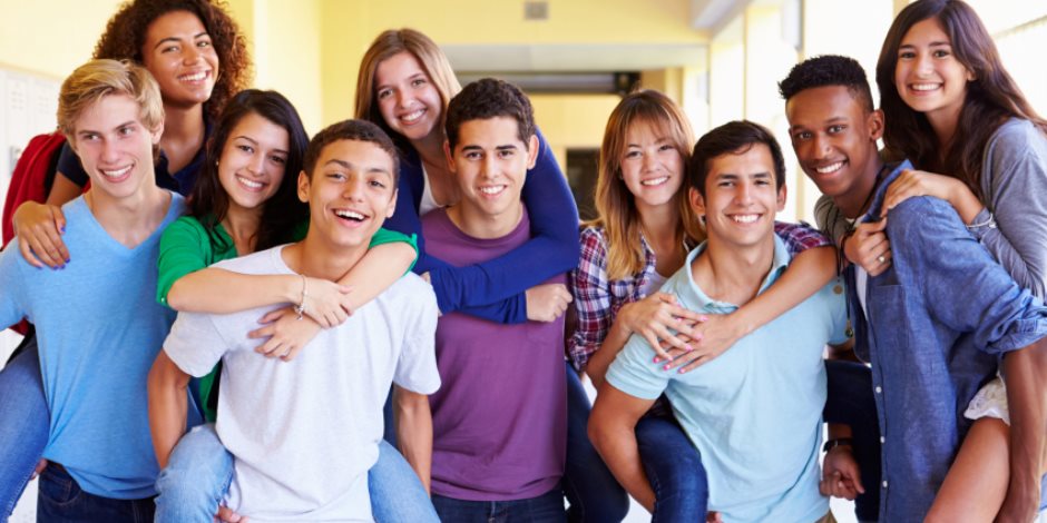 المراهقون يحتاجون للدعم من الأهل والأصدقاء لإعطاءهم الثقة والإجابة عما يحيرهم 