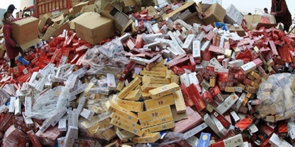 ضبط 26 ألف علبة سجائر مغشوشة داخل مخزن في الإسكندرية