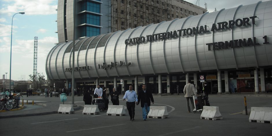هبوط اضطراري لطائرة ألمانية بمطار القاهرة لإنقاذ حياة سائحة