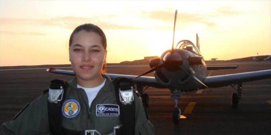 أول مسلمة من أصول مصرية تقود طائرة حربية في الاكوادور وتحلم بأن تكون وزيرة دفاع
