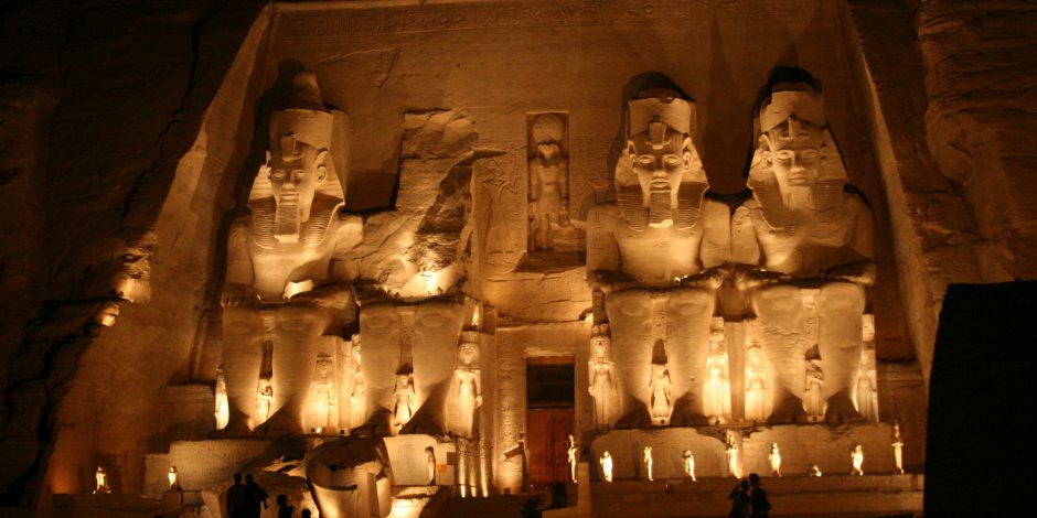 أسوان تحتفل بليلة تعامد الشمس على معبد أبوسمبل غدا