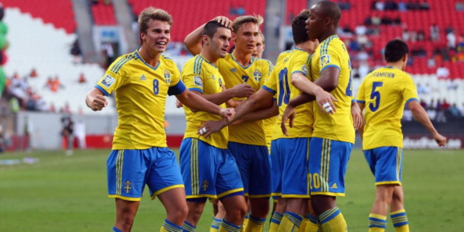 جنون احتفال منتخب السويد مع مذيعي يوروسبورت (فيديو)