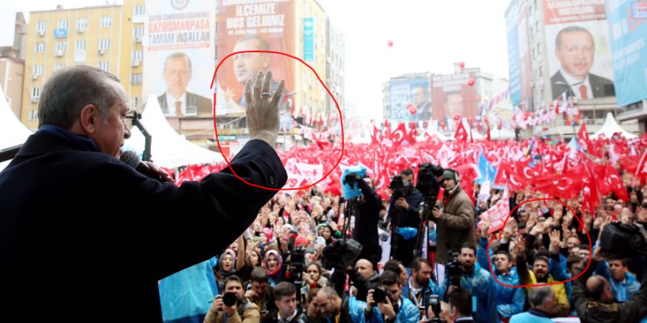 «أردوغان» يرفع شارة «رابعة» ويحشد مؤيديه  