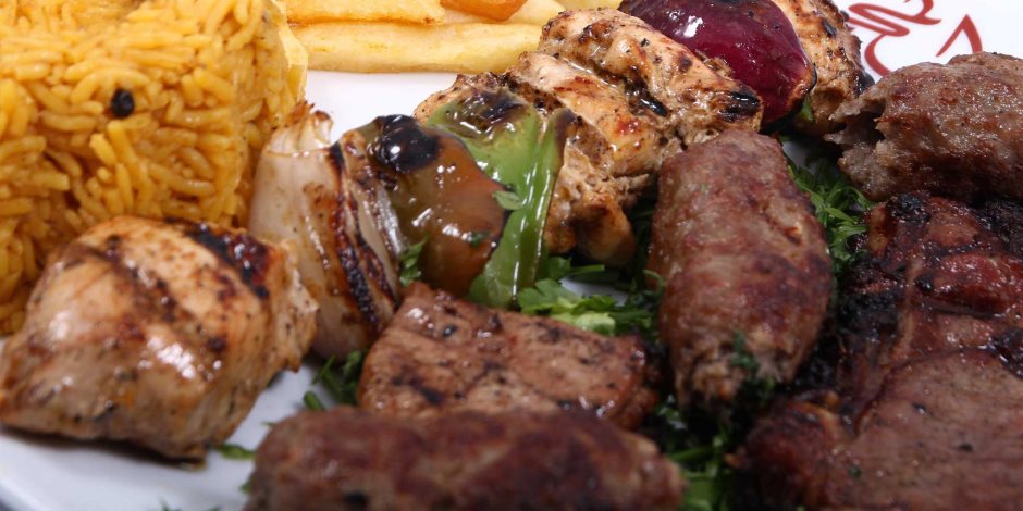 خبراء الصحة يطالبون المطاعم بتدوين السعرات الحرارية على وجبتي الغذاء والعشاء  