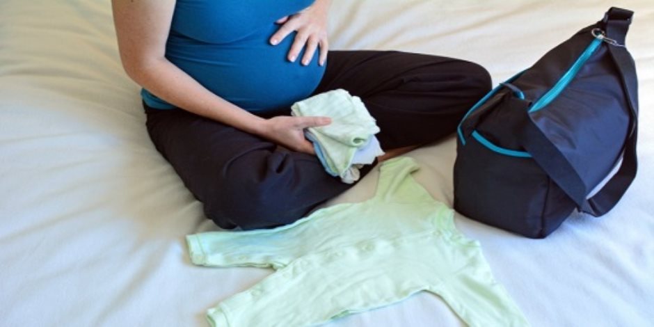 لو حامل وبتعاني من الحر.. 4 نصائح للتغلب على ارتفاع درجات الحرارة