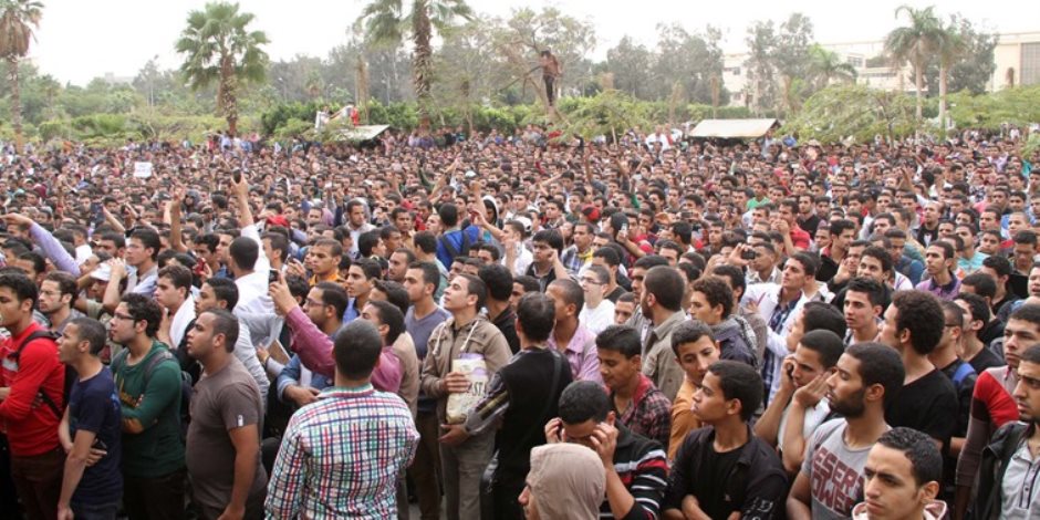 يوم الخلاص.. كيف استقبل المصريون بيان عزل مرسي؟