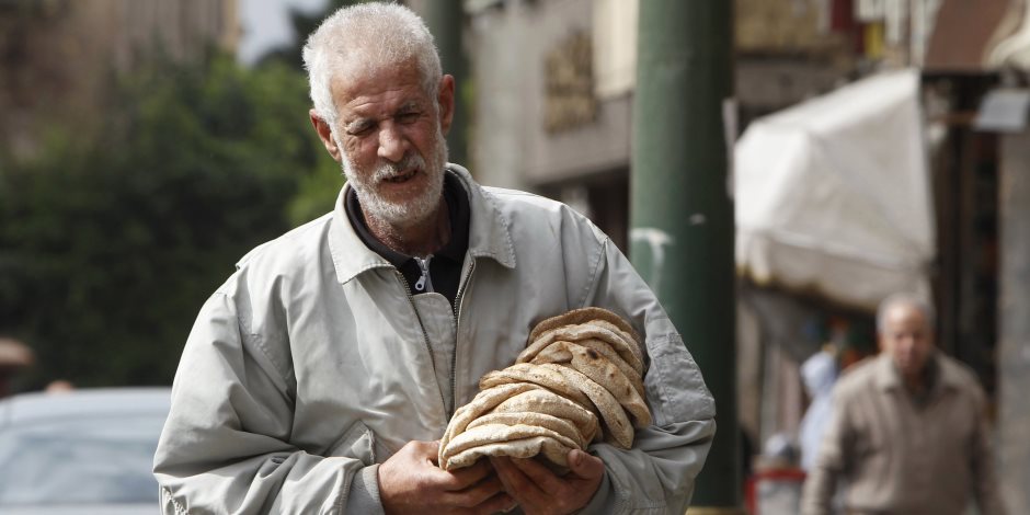 «معلومات الوزراء» يكشف حقيقة رفع سعر رغيف الخبز المدعم بالمنظومة الجديدة