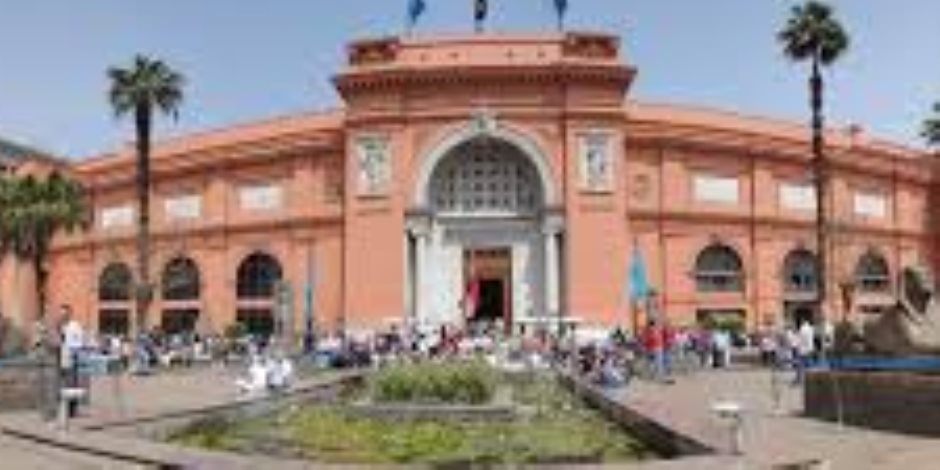 المتحف المصري يشهد وصول مجموعة من التماثيل الضخمة تمهيدًا لافتتاحه