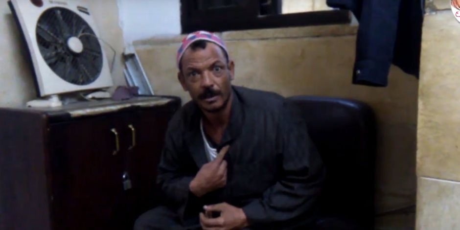 «صوت الأمة» يحاور «آكل الكلاب» في الشرقية: «أنا بريء» (فيديو) «صوت الأمة» يحاور «آكل الكلاب» في الشرقية: «أنا بريء» (فيديو)