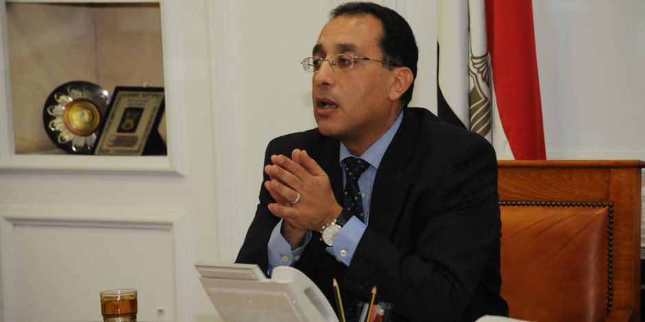 وزير الإسكان يعرض فرص الاستثمار بالمدن الجديدة فى مؤتمر "عقارات مصر" بدبى