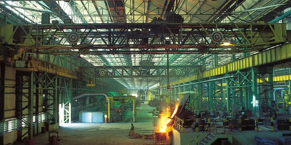 لماذا تحمى الدولة صناعة الحديد؟.. توفر 30 ألف وظيفة وتساهم بـ 20.8% من الإنتاج الصناعي