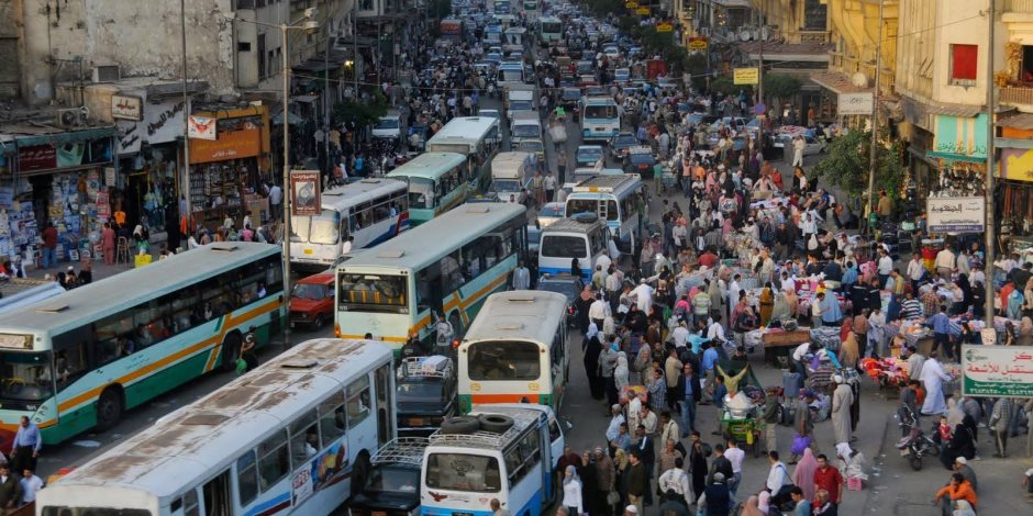 الحركة المرورية في ثالث أيام رمضان .. تعرف على الطرق المزدحمة