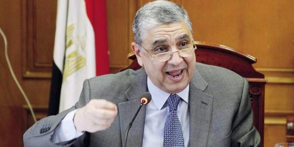 نائب وزير الكهرباء يستعرض في كلمته بالأردن ثراء مصر في طاقة الرياح والشمس