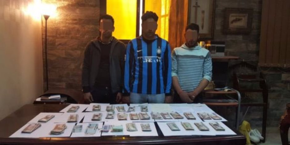 القبض على 3 عاطلين حاولوا سرقة أمين خزينة أحد الفنادق بمصر الجديدة