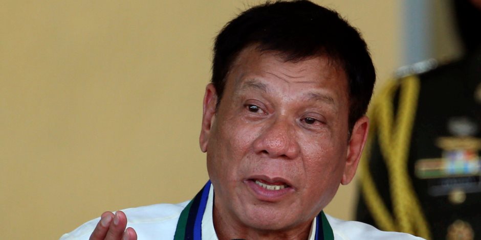 رئيس الفلبين رجل الاشتباك.. شن حربا ضد تجار المخدرات ودعا إلي الحوار مع داعش