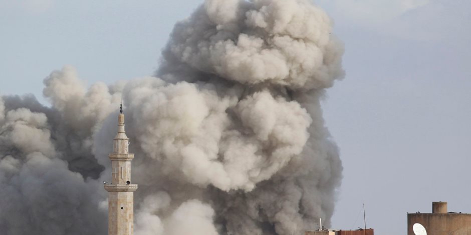 المرصد السوري: مقتل 15 شخصا في انفجار ألغام في ريف الرقة 
