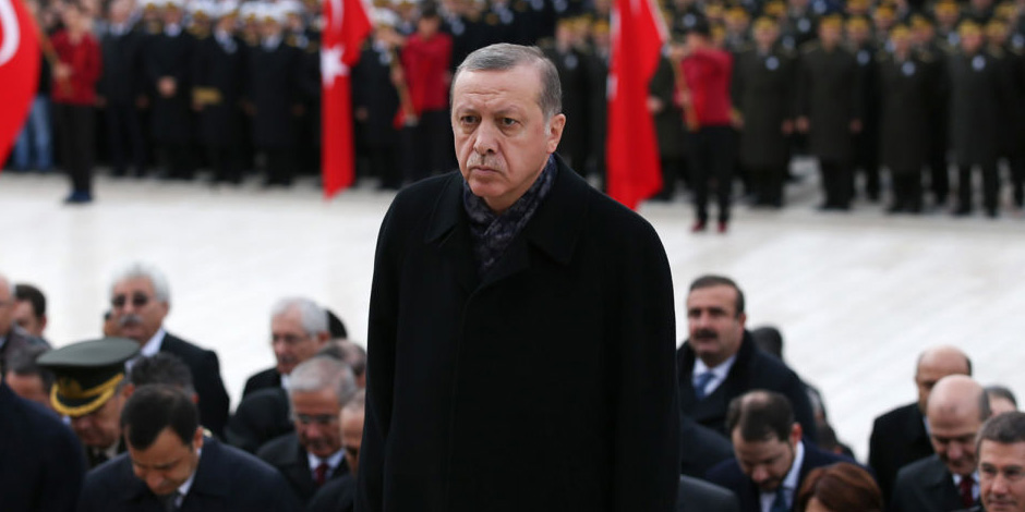 شاهد.. مليشيات أردوغان تعتدي على رافضي نتائج «استفتاء الاستبداد» (فيديو)