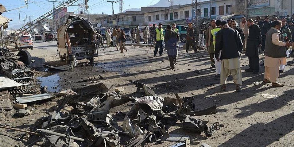 مقتل 6 أشخاص وإصابة 20 آخرين في تفجير انتحاري بباكستان