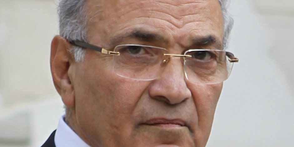 رويترز: القبض على أحمد شفيق وترحليه إلى مصر