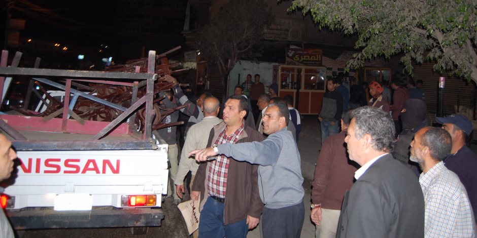 حي عابدين يغلق عددا من المقاهي المخالفة بشارع هدى شعراوي