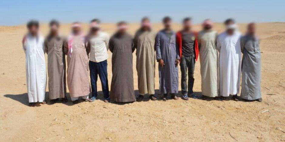المتحدث العسكري: القبض على 11 تكفيريا وتدمير 8 بؤر إرهابية بوسط سيناء (صور) المتحدث العسكري: القبض على 11 تكفيريا وتدمير 8 بؤر إرهابية بوسط سيناء (صور)