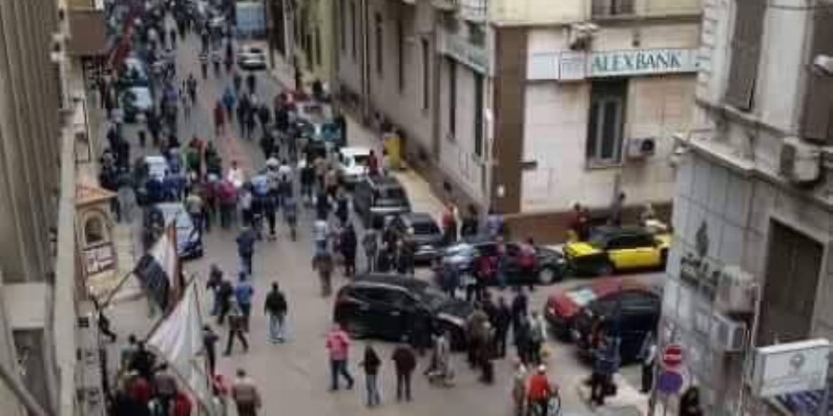 اللقطات الأولى لحادث تفجير الكنيسة المرقسية بالإسكندرية (فيديو)