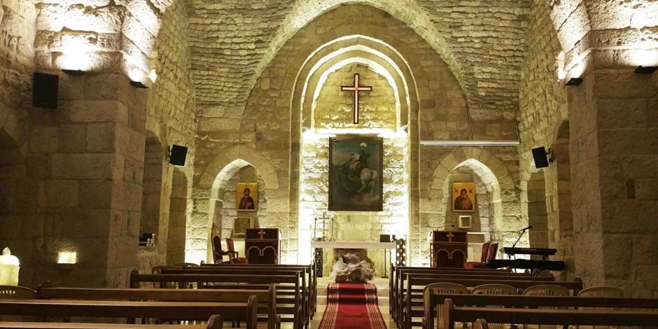 كنيسة مارجرجس بطنطا توزع دعوات لحضور صلاة الجنازة اليوم  