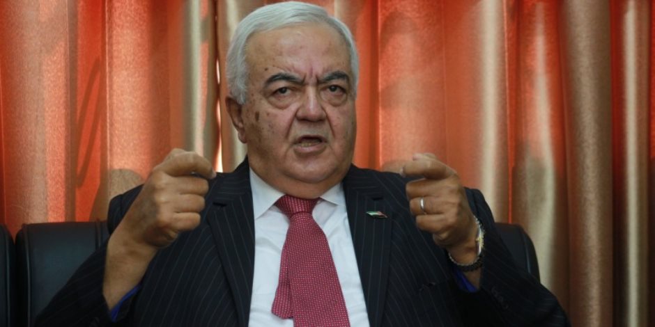 وزير العمل الفلسطيني يطالب بخروج حاملي العقود للعمل في الخليج عبر مصر