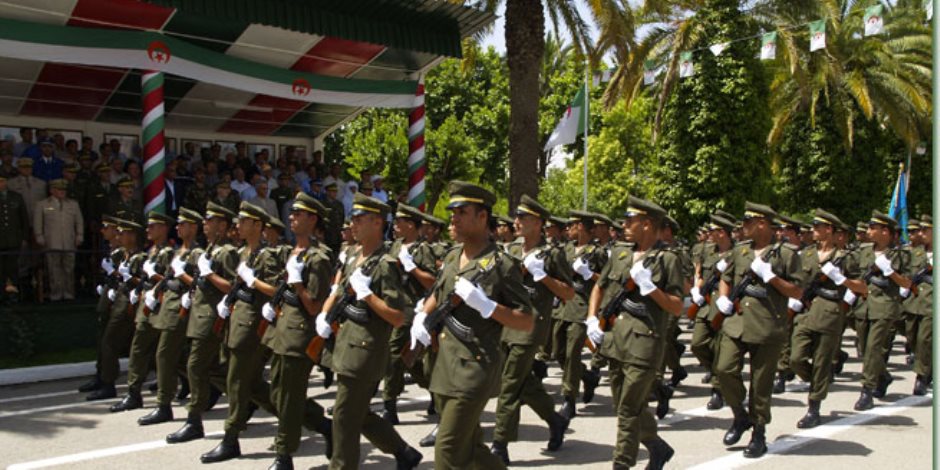 الجيش الجزائرى:  دمرنا 12 مخبأ للإرهابيين و8 قنابل تقليدية الصنع