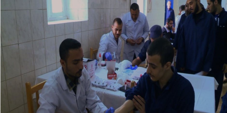 «السجون» توقع كشوفا طبية على نزلاء «أبو زعبل» لعلاجهم من فيروس «سي»