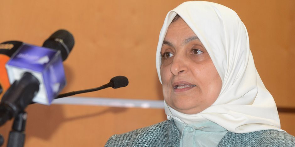 وزيرة العمل الكويتية تغادر القاهرة