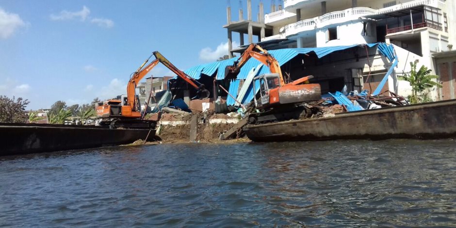 إزالة 76 حالة تعد على مجرى نهر النيل بمركزين في المنيا 