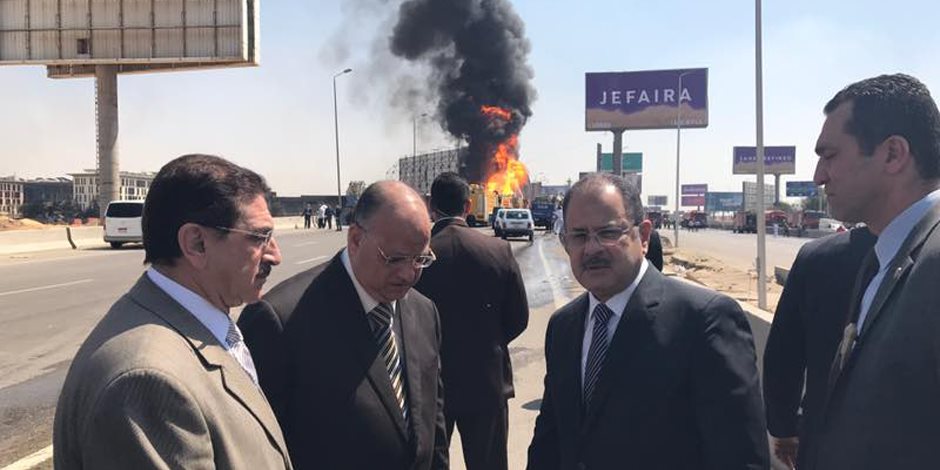 وزير الداخلية يتفقد موقع انفجار خط الغاز بالتجمع الخامس (صور)