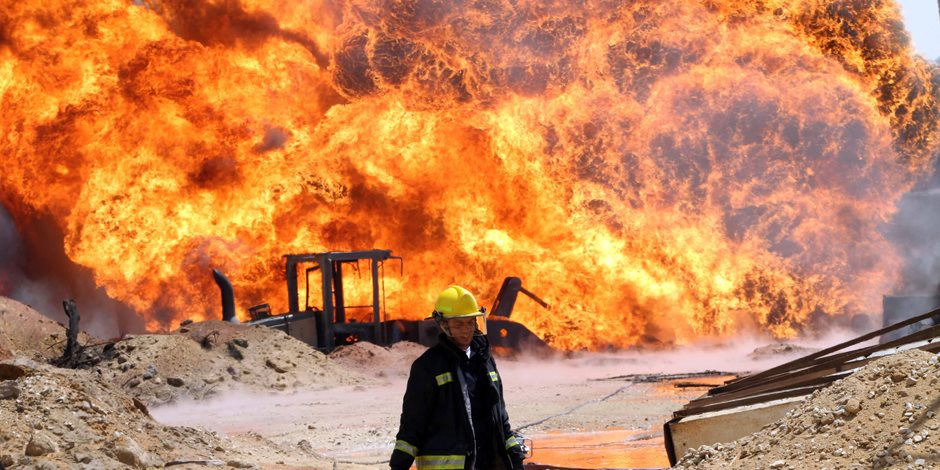 «البترول»: انفجار التجمع وقع في مسار خط أنابيب نقل منتجات «السويس- القطامية»
