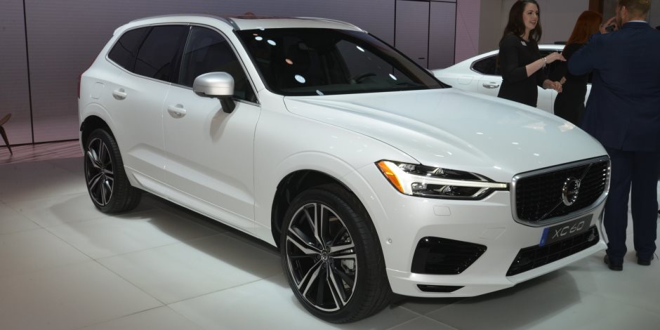 فولفو تقدم طرازين من XC60 الجديدة كلياً