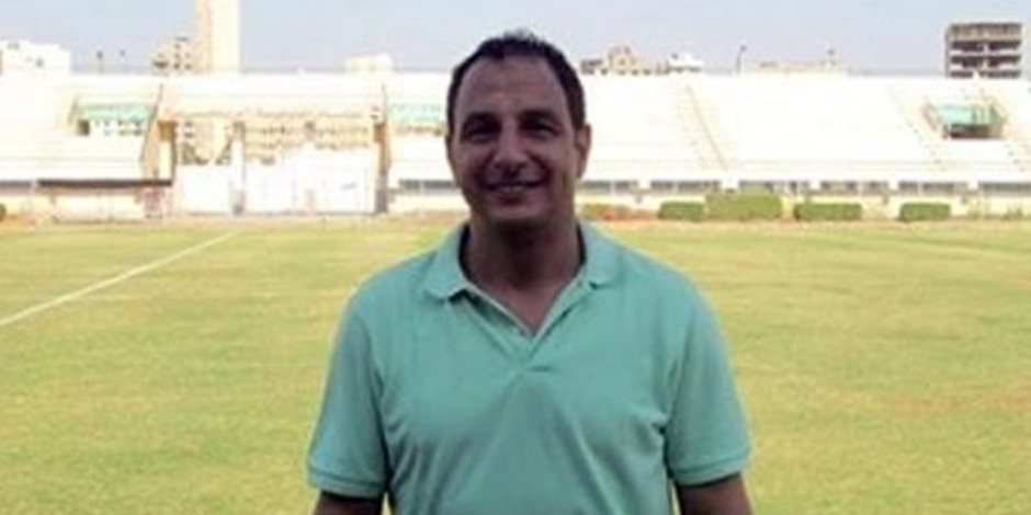 نجم الزمالك السابق يطالب بإيقاف النشاط الرياضي في مصر
